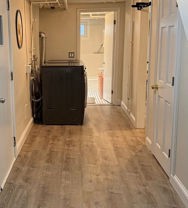 Building Photo - 44 Rolling Ln