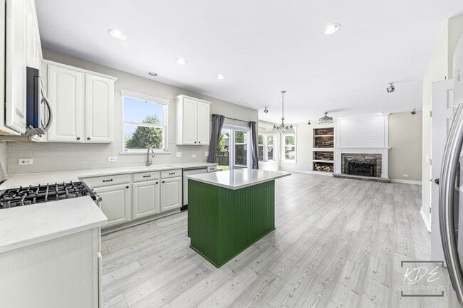 Building Photo - 2612 Lundquist Dr