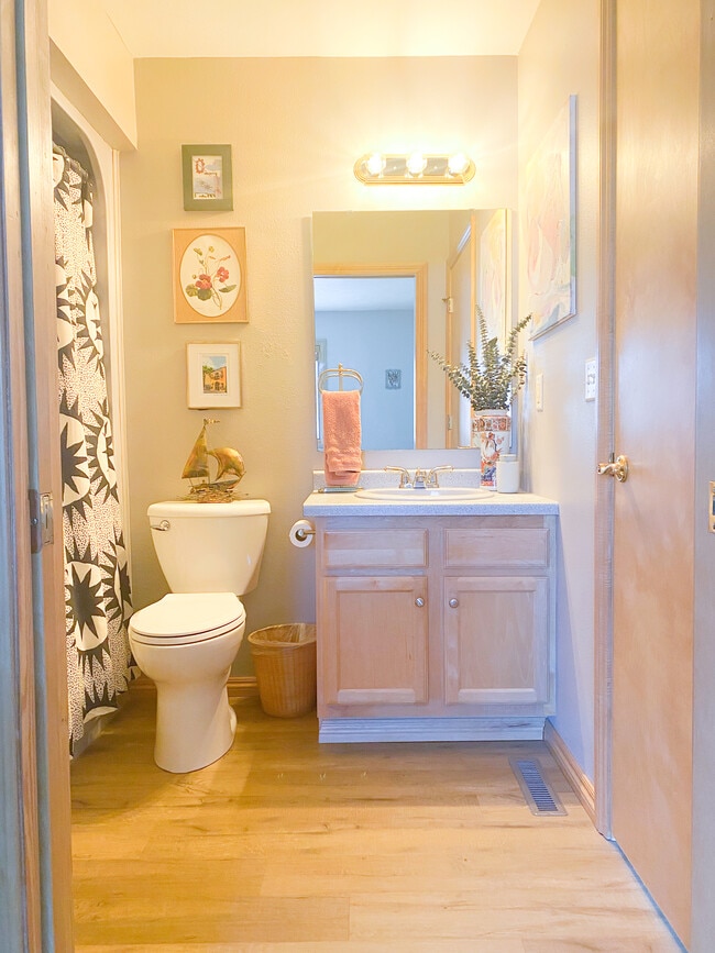 Building Photo - 13057 Velp Ave