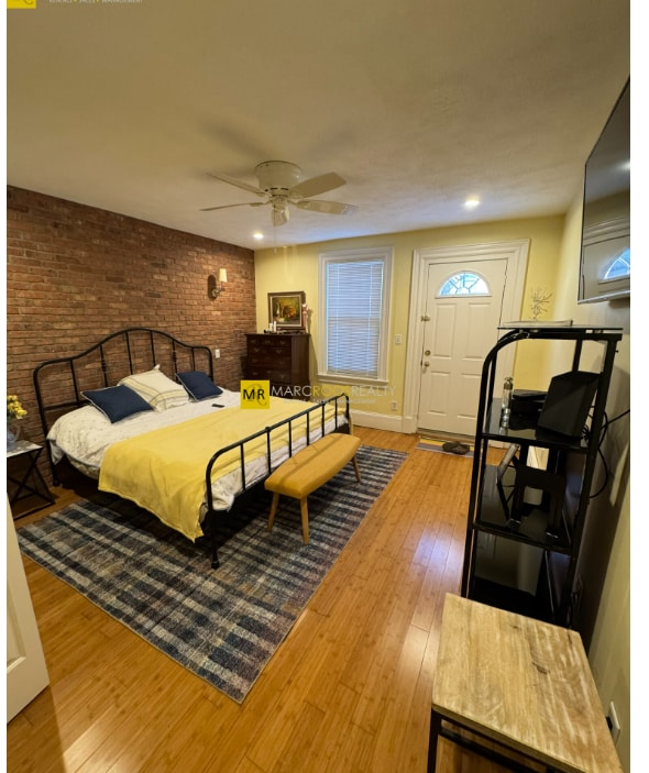 Building Photo - 437 Marlborough St