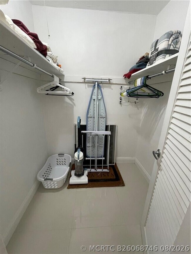 Building Photo - 4250 Galt Ocean Dr