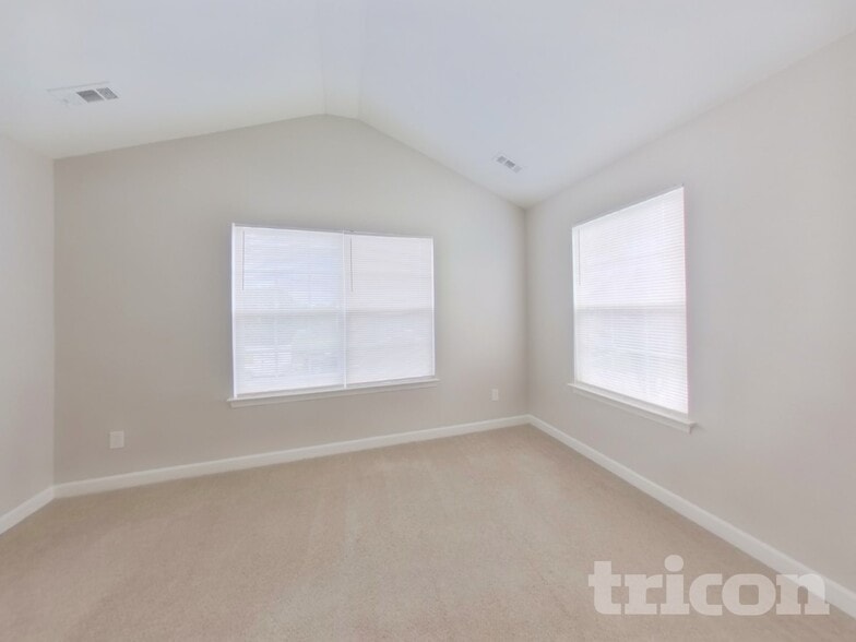 Building Photo - 506 Glencroft Dr