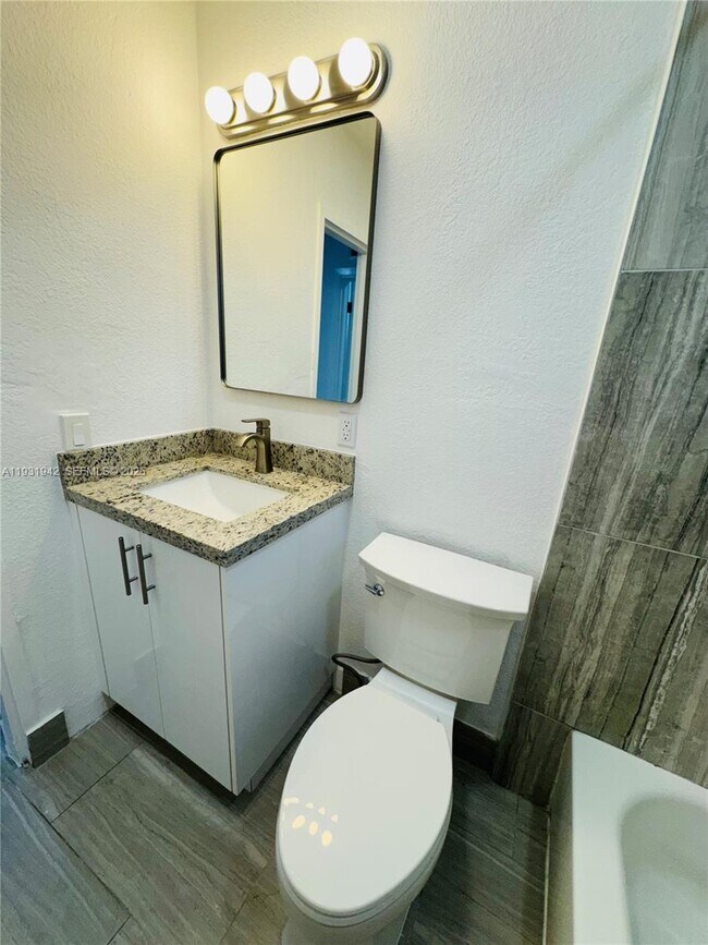 Building Photo - 631 NW 11th Ave