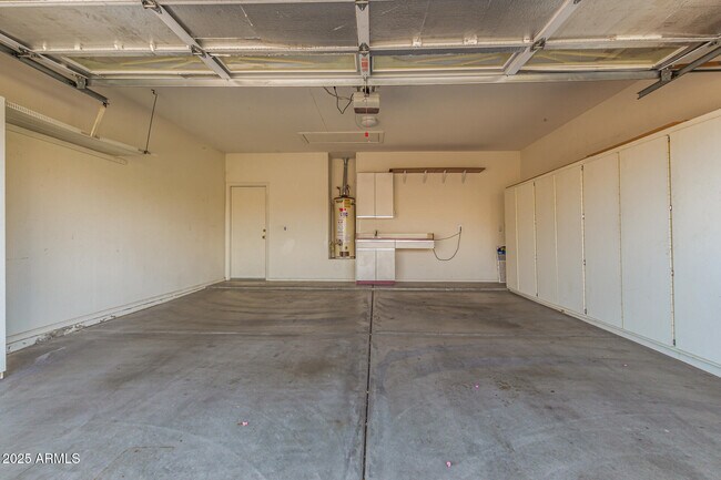 Building Photo - 9069 W Behrend Dr