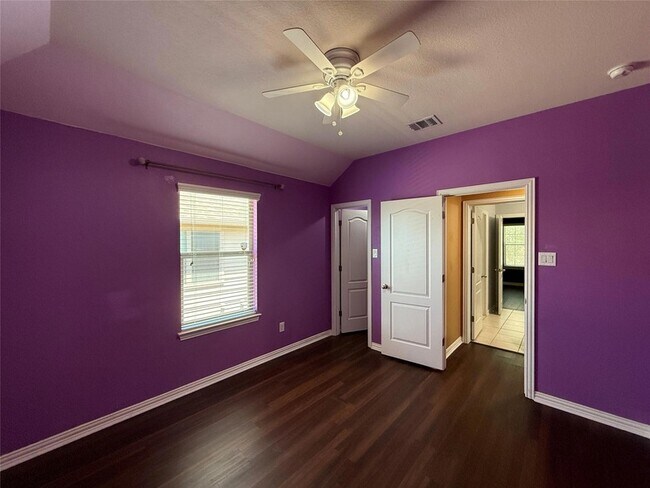Building Photo - 1032 Dyer Crossing Way