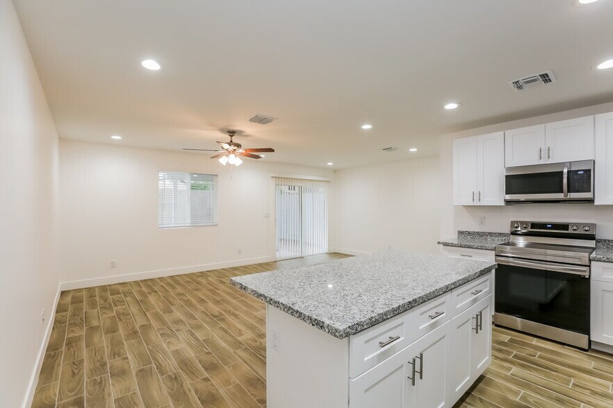 Building Photo - 5919 S 12th Ln