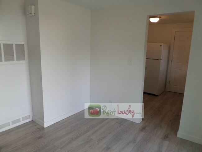 Building Photo - Super-Cute 2-Bedroom Home w/Attached Garag...