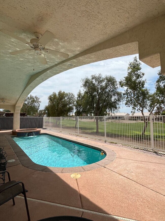 Building Photo - 2056 Desert Lakes Dr
