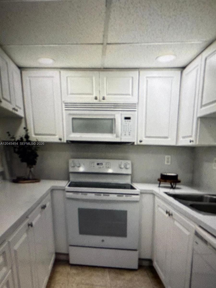 Building Photo - 984 W 40th St