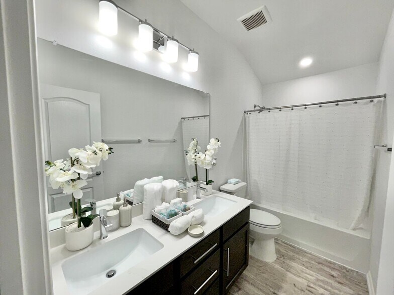 Building Photo - 625 Weizenbock Ln