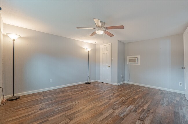Building Photo - 4206 Walker St