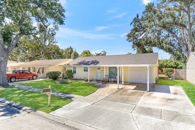 Building Photo - 309 W Tish Dr