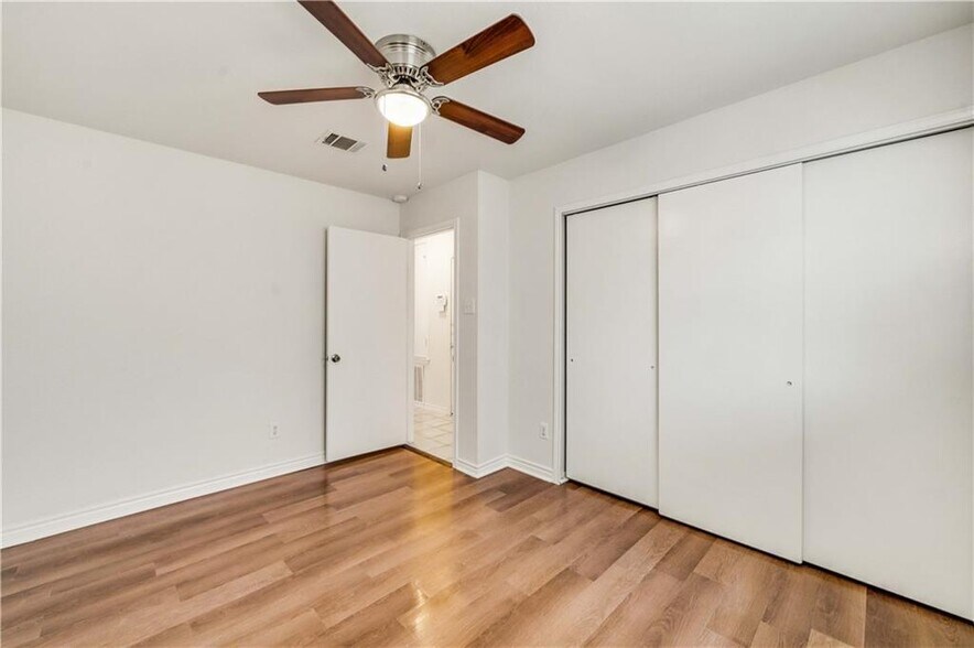 Building Photo - 2618 Byfield Dr