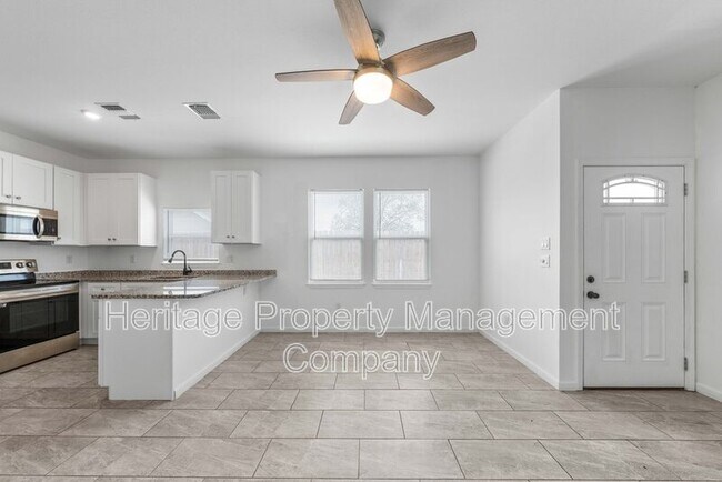 Building Photo - 323 Gabriel