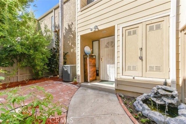 Building Photo - 5451 Twin Lakes Dr