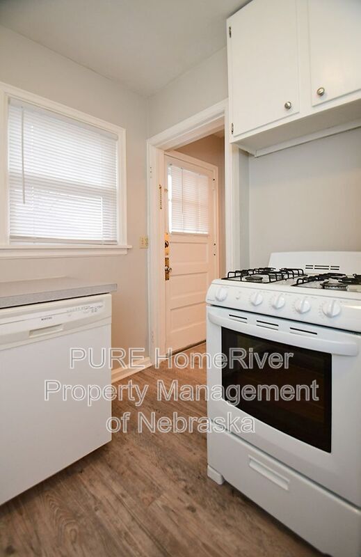Building Photo - 2108 S 46th St