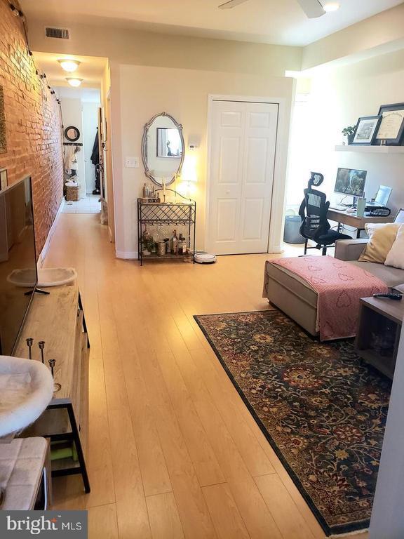 Building Photo - 445 E Fort Ave