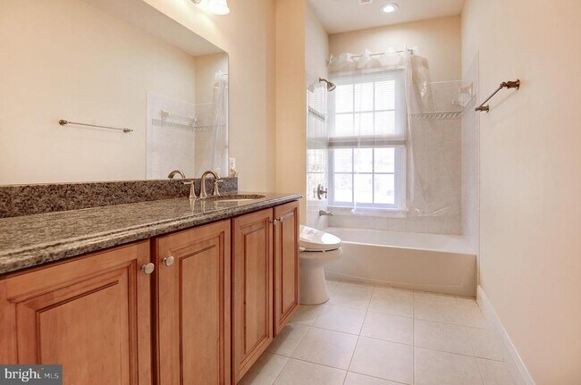 Building Photo - 4303 Evergreen Ln