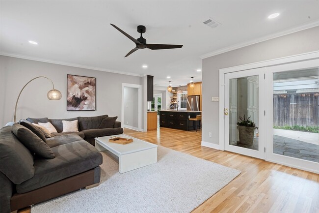 Building Photo - 4014 Modlin Ave