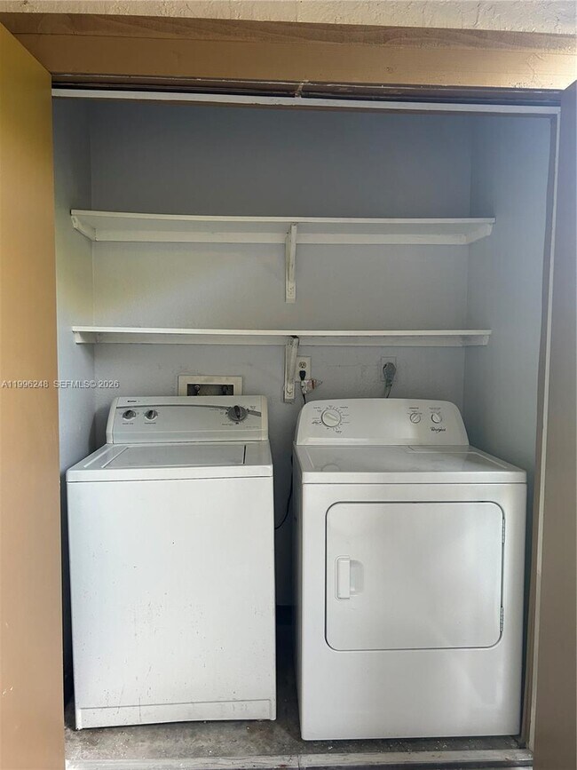 Building Photo - 15610 SW 105th Ln