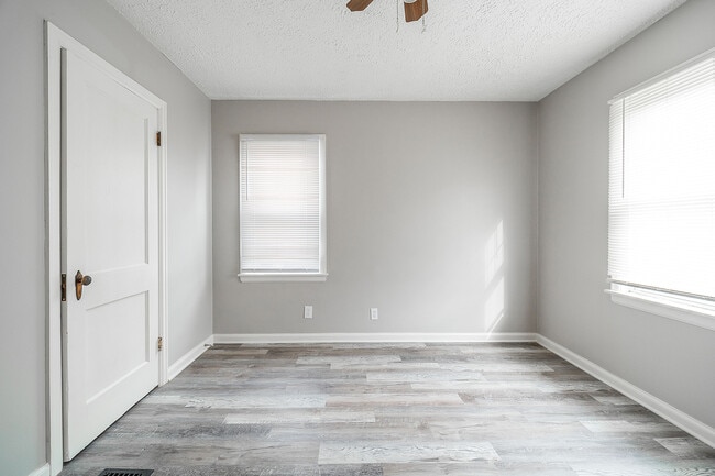 Building Photo - 1069 Fairwood Ave