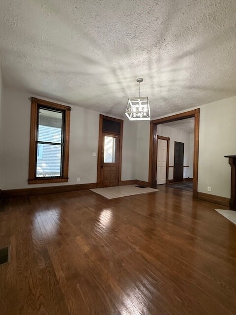 Building Photo - 616 Perrin Ave