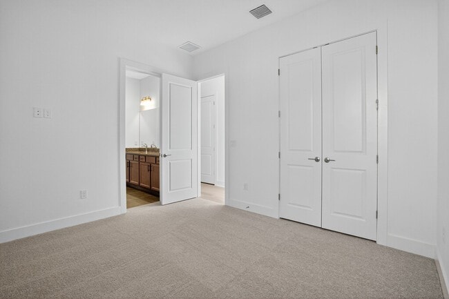 Building Photo - 8210 Golden Bch Ct