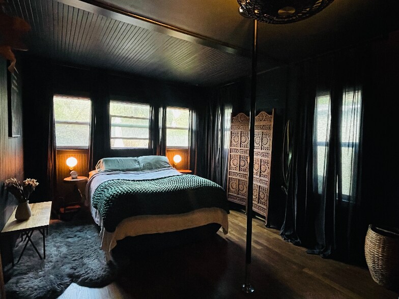 Building Photo - 1956 Phillips Way