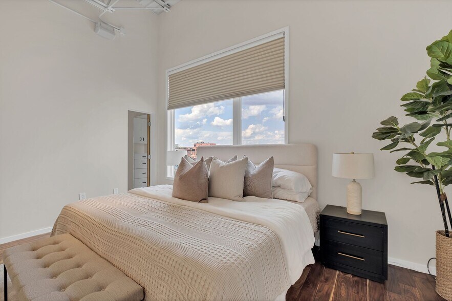 Building Photo - 309 Church St