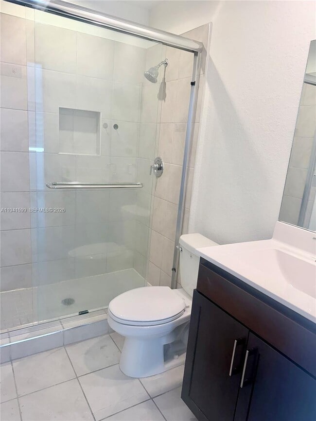 Building Photo - 2418 SE 10th St