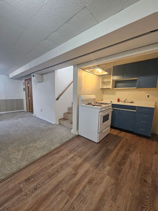 Building Photo - 4 BED | 2 BATH | SINGLE-FAMILY HOME | NORT...