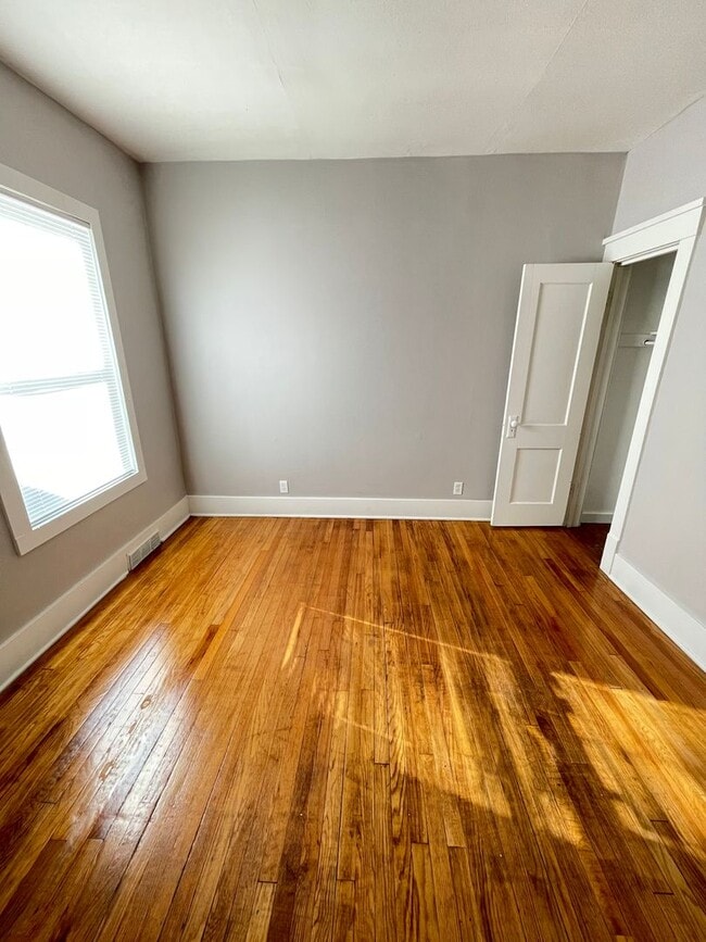 Building Photo - Florence/Minne Lusa 4 bed 2 bath house 160...