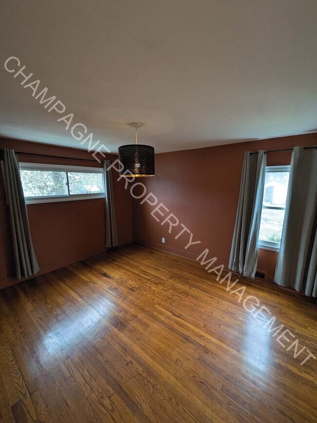 Building Photo - Single Family Home in South KC