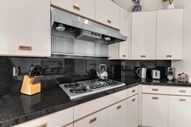 Building Photo - 75273 Spyglass Dr