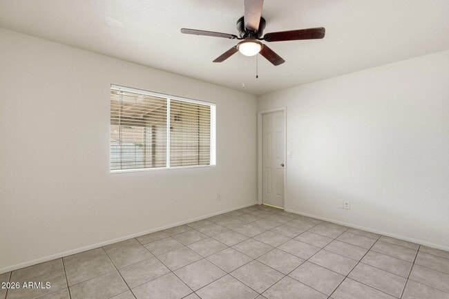 Building Photo - 4731 W Paradise Ln