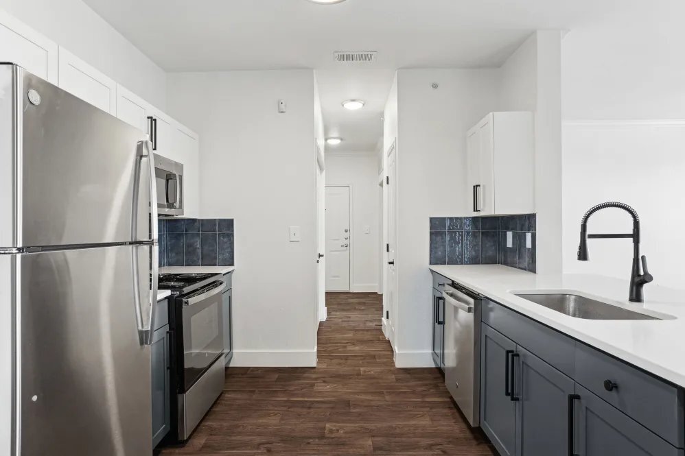 Building Photo - 7301 Oakmont Blvd