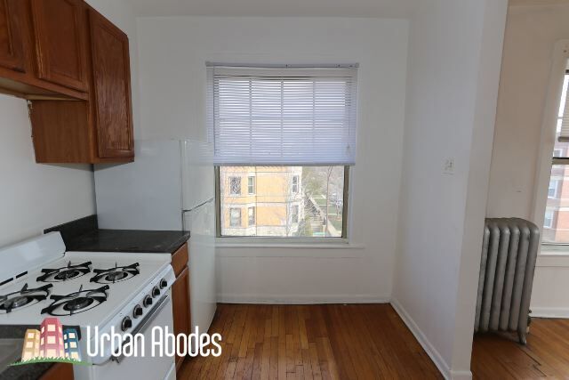 Building Photo - 3257 W Wrightwood Ave