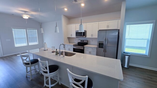 Building Photo - 427 McGarry Dr