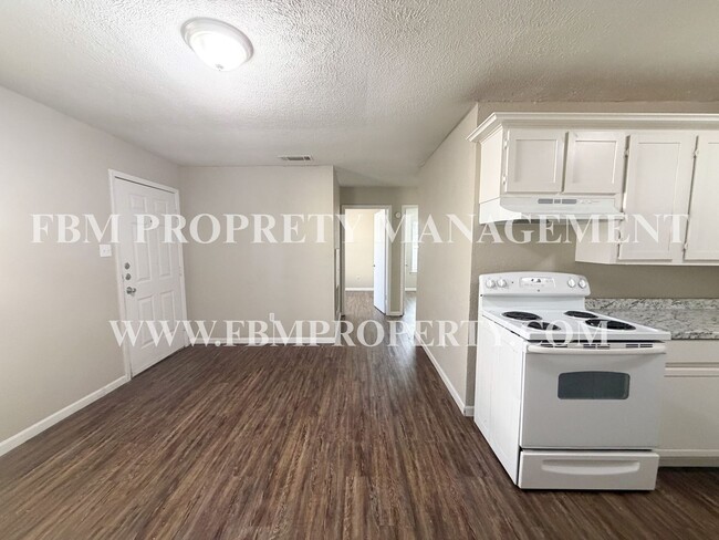 Building Photo - 3224 W 8th Ave