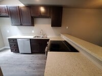 Building Photo - 2 Bed Room 2 Bath 2 Car Garage