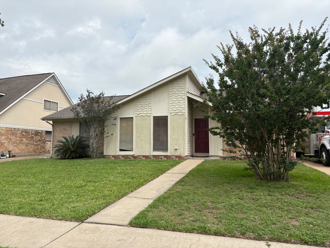 Building Photo - 21430 Park Brook Dr