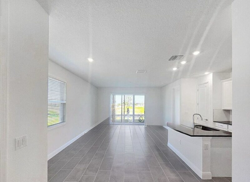 Building Photo - 9250 Gulf Hvn Dr