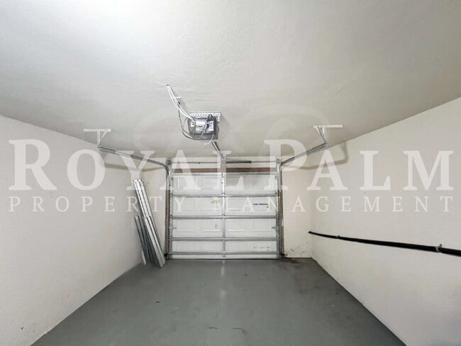 Building Photo - 3 Bed 2 Bath in Cape Coral — Curb Appeal. Fresh Style. Zero Hassle.