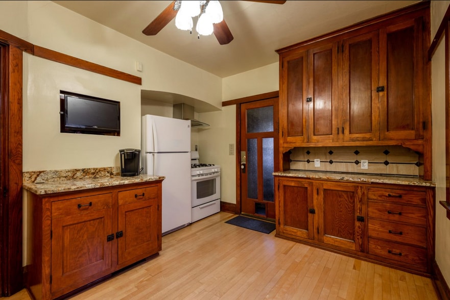 Kitchen - 2350 N 55th St