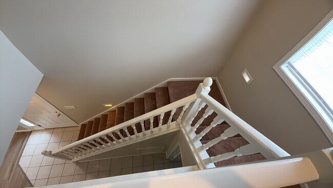 Building Photo - 3 BDRM TOWNHOUSE AVAILABLE JULY OR AUGUST 2026;  Rent $1,825