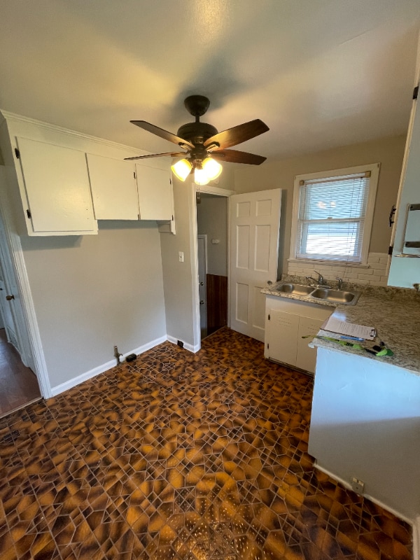 Building Photo - 16606 Lotus Dr