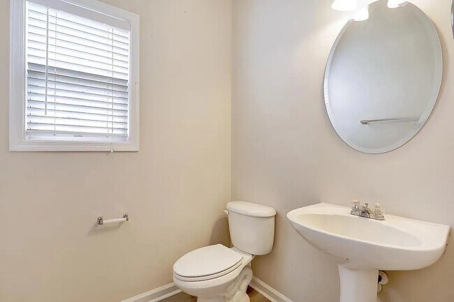 Building Photo - 126 Jordan Crest Ct