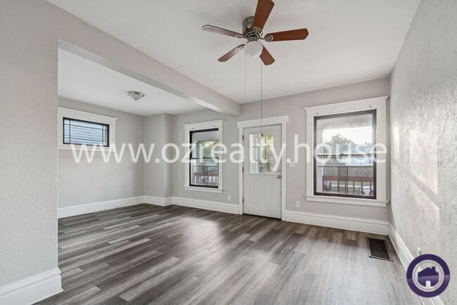 Building Photo - 2824 Chestnut St