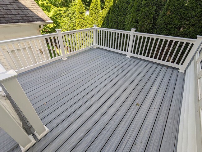 Building Photo - Impeccably maintained SFH in Clarksburg re...