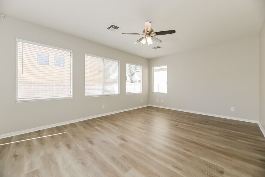 Building Photo - 10843 Colour Magic St